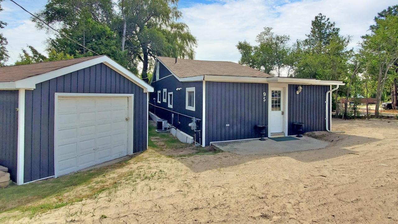 Main Beach River Retreat - Wasaga Beach 1 - Main Strip - 95 Mosley St 외부 사진