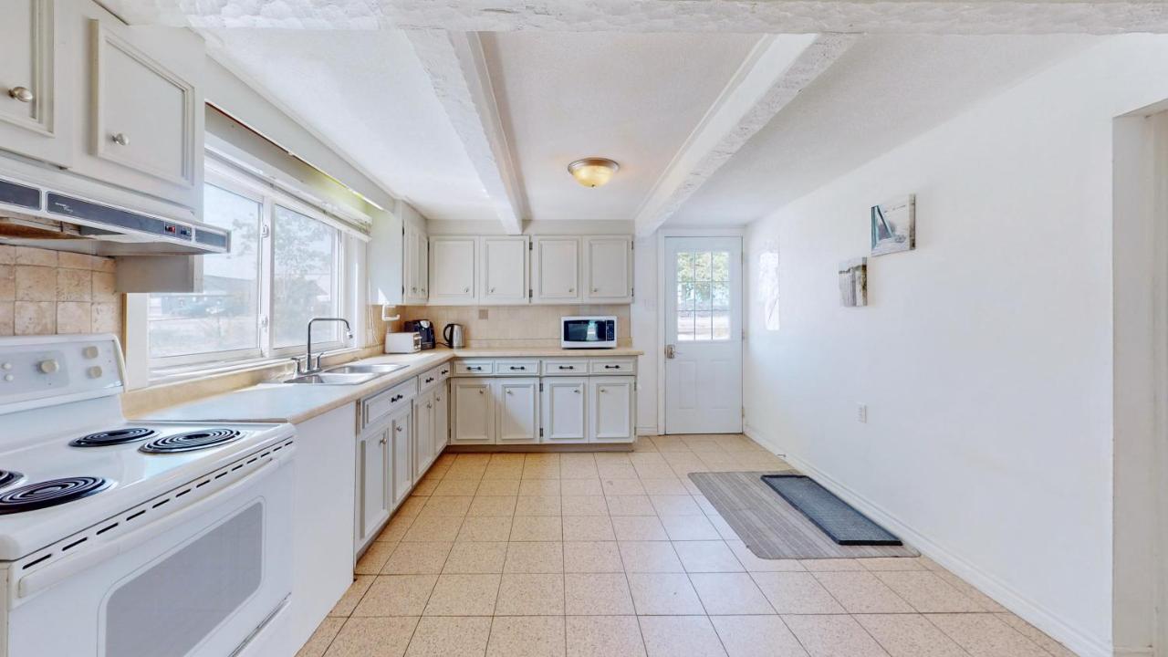 Main Beach River Retreat - Wasaga Beach 1 - Main Strip - 95 Mosley St 외부 사진