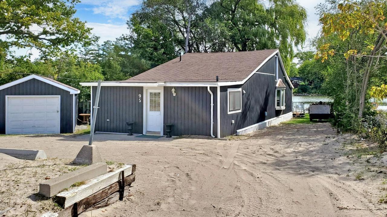 Main Beach River Retreat - Wasaga Beach 1 - Main Strip - 95 Mosley St 외부 사진