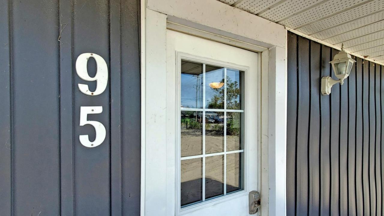 Main Beach River Retreat - Wasaga Beach 1 - Main Strip - 95 Mosley St 외부 사진