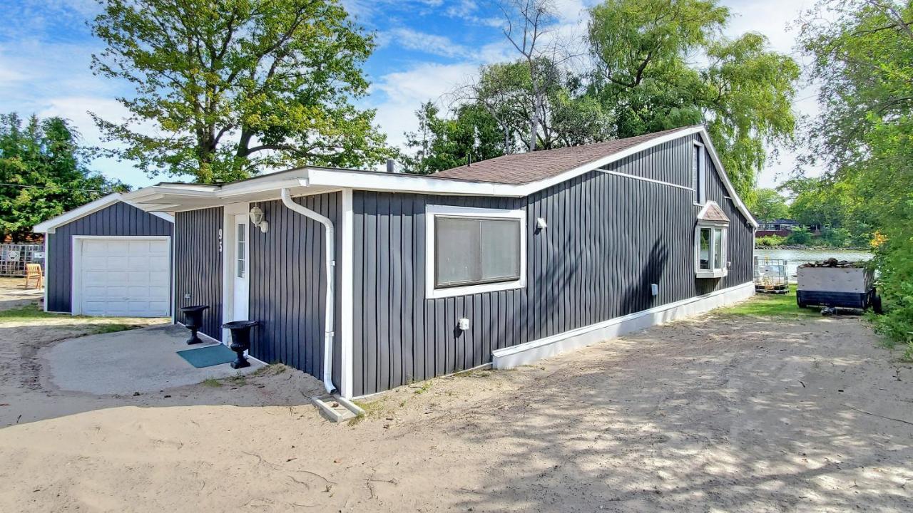 Main Beach River Retreat - Wasaga Beach 1 - Main Strip - 95 Mosley St 외부 사진