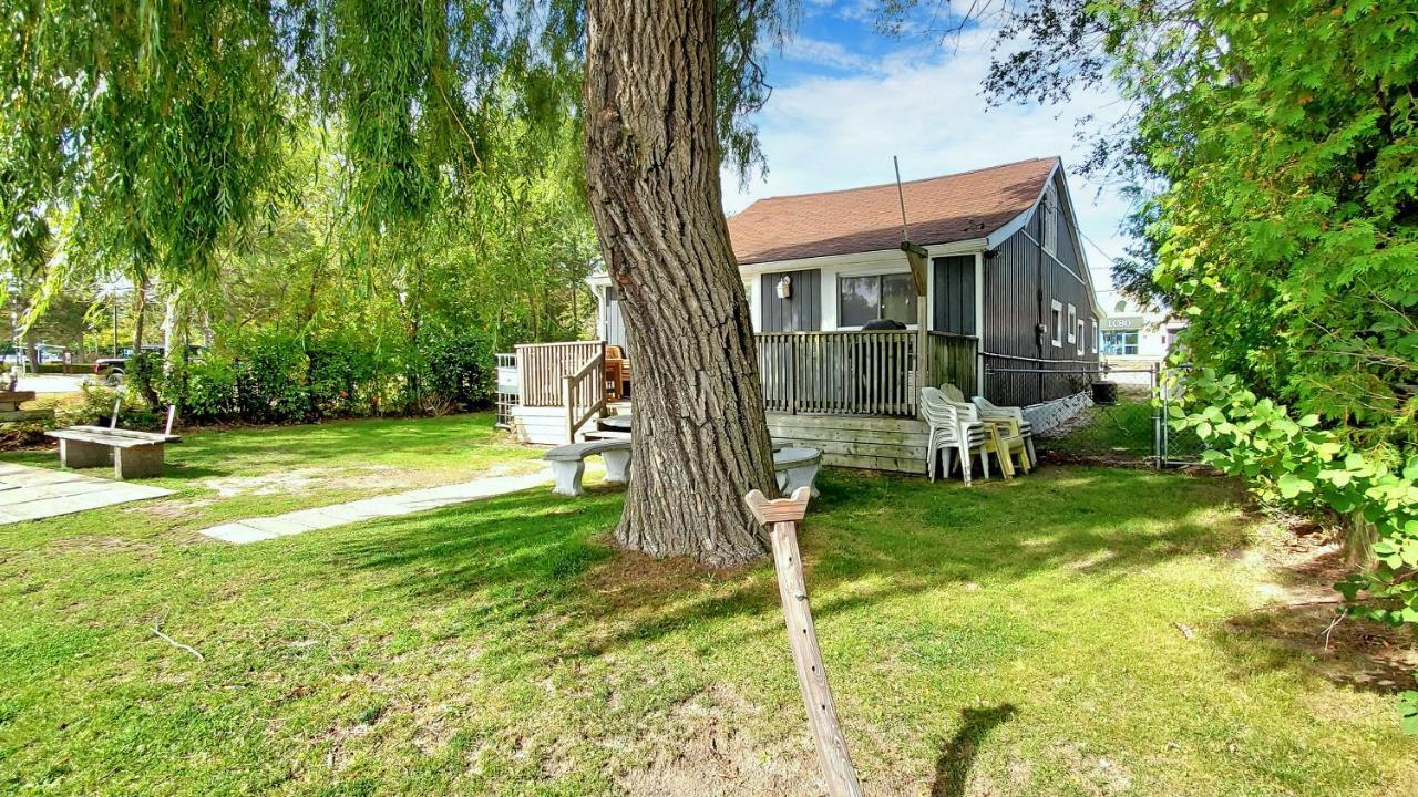 Main Beach River Retreat - Wasaga Beach 1 - Main Strip - 95 Mosley St 외부 사진